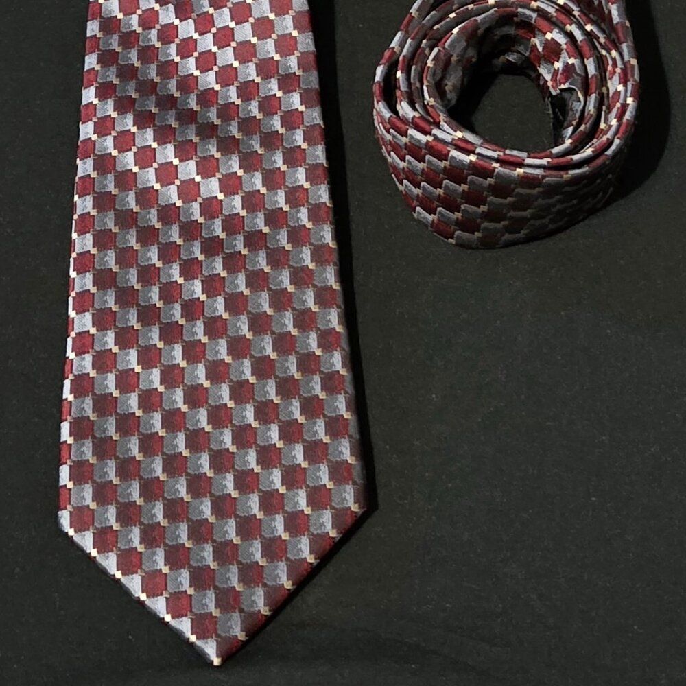 Van Heusen Men's Necktie Red & Silver Checkered Polyester Formal Business Tie‎